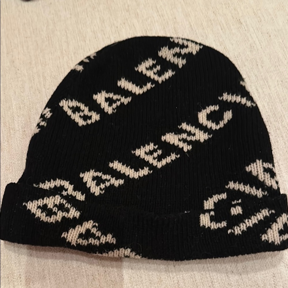 Balenciaga unisex black white wool knit logo beanie Worn twice *blogger*